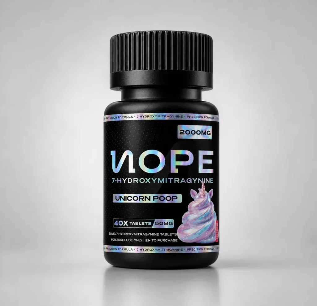 Bote de NOPE Unicorn Poop, etiqueta negra con logotipo en holográfico e ilustración del sabor